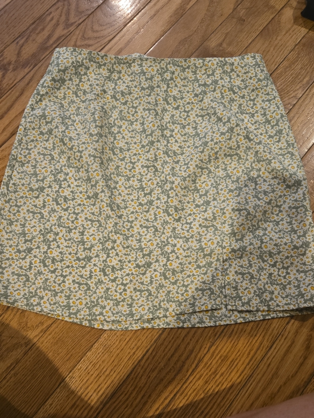Floral A-Line Mini Skirt in Light Green and Yellow XS Aeropostle